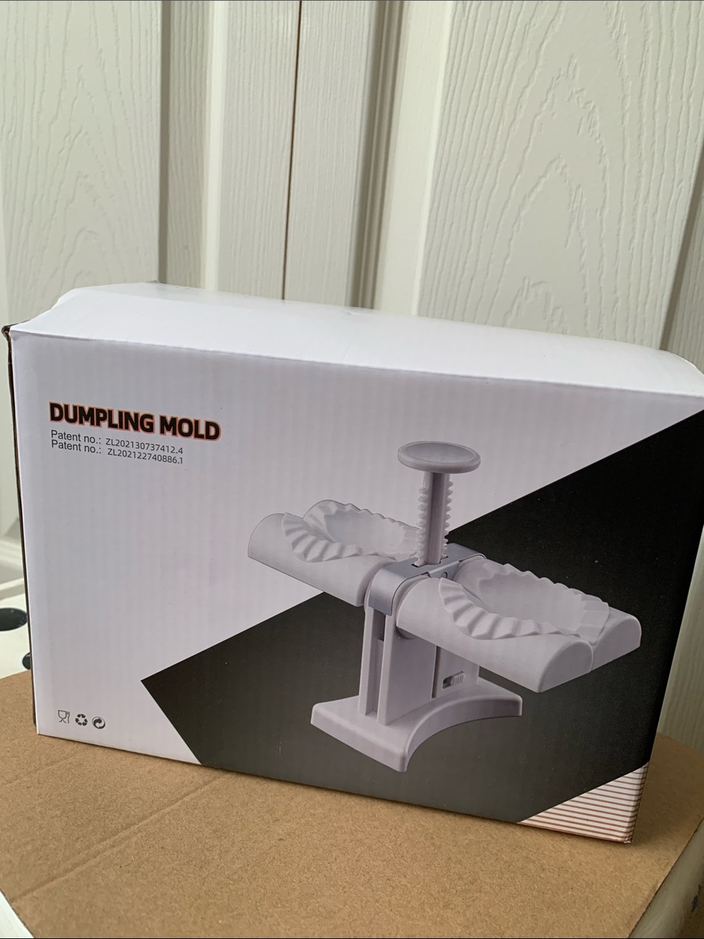 White Dumpling Mold Press - Easy Plunger Dumpling Maker